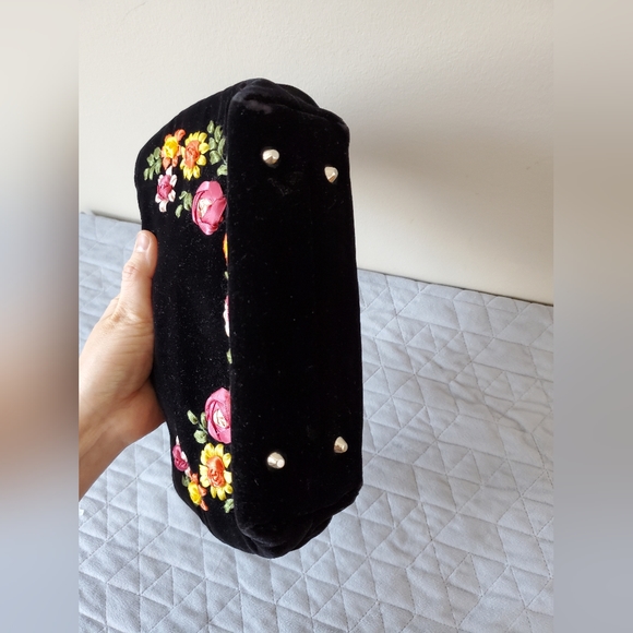 Vintage Talbots Black Velvet handbag Small Floral embroidery Plastic Handle - Picture 10 of 11